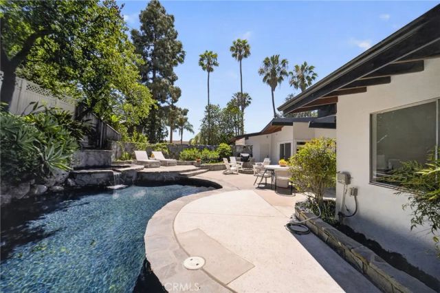 13132 Barrett Hill Circle, North Tustin, CA 92705