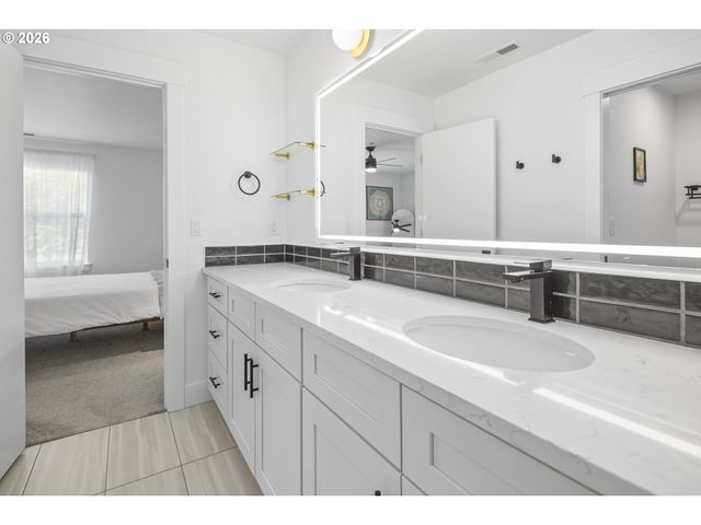 4209 Se 80TH Ave, Portland, OR 97206