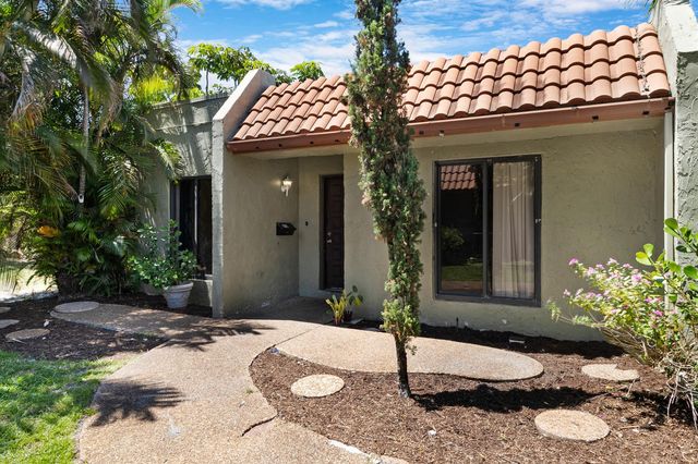 153 SE 7th Street G-1, Deerfield Beach, FL 33441
