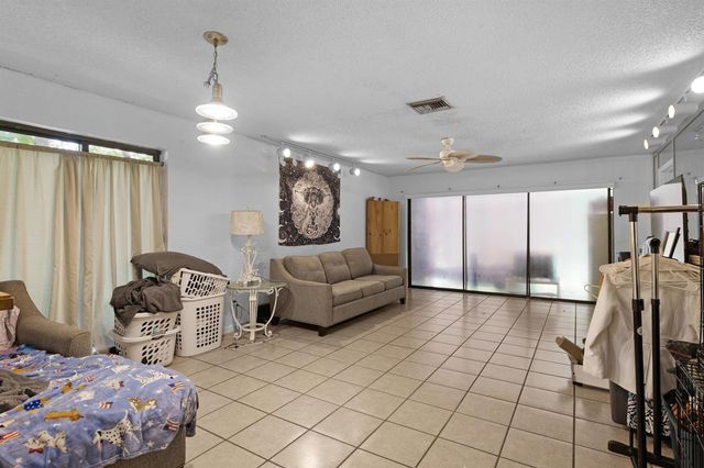 153 SE 7th Street G-1, Deerfield Beach, FL 33441
