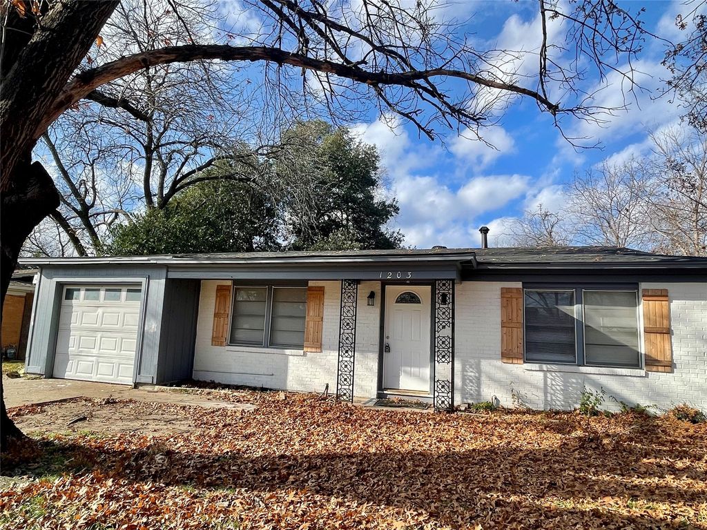 1203 Belvedere Drive, Arlington, TX 76010