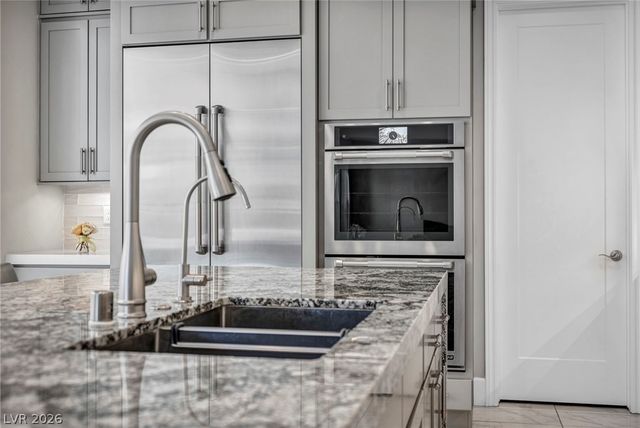 6675 DESERT CRIMSON Street, Las Vegas, NV 89148