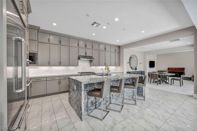 6675 DESERT CRIMSON Street, Las Vegas, NV 89148