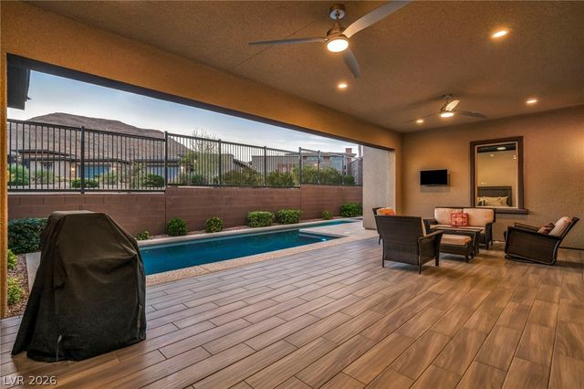 6675 DESERT CRIMSON Street, Las Vegas, NV 89148