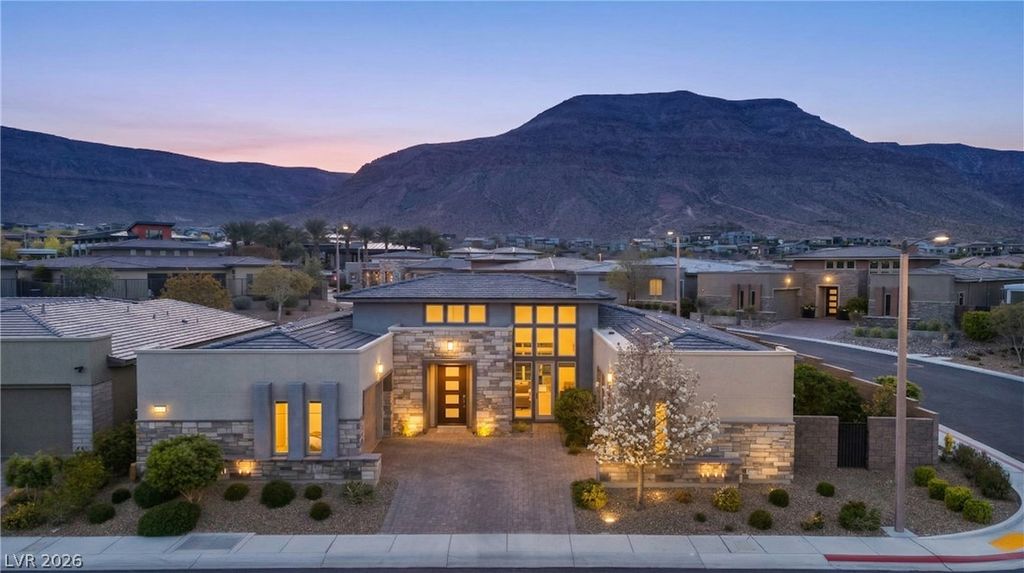 6675 DESERT CRIMSON Street, Las Vegas, NV 89148