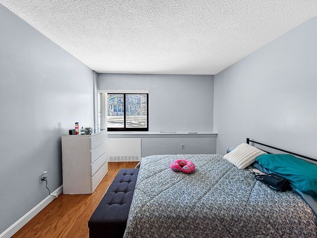 300 Lynn Shore Dr 203, Lynn, MA 01902