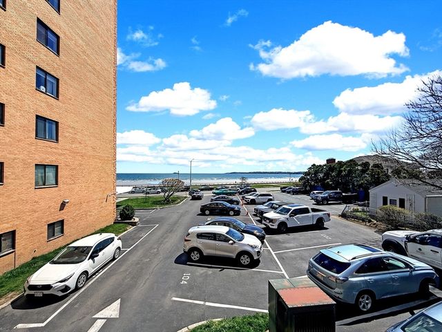 300 Lynn Shore Dr 203, Lynn, MA 01902