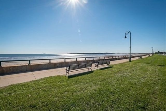 300 Lynn Shore Dr 203, Lynn, MA 01902