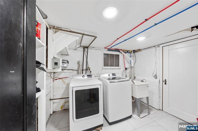61-63 Keer, Newark, NJ 07112