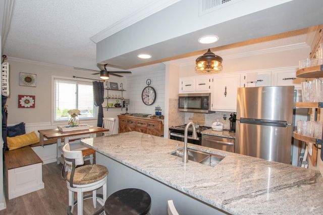 609 Hillside Dr. S E5, North Myrtle Beach, SC 29582