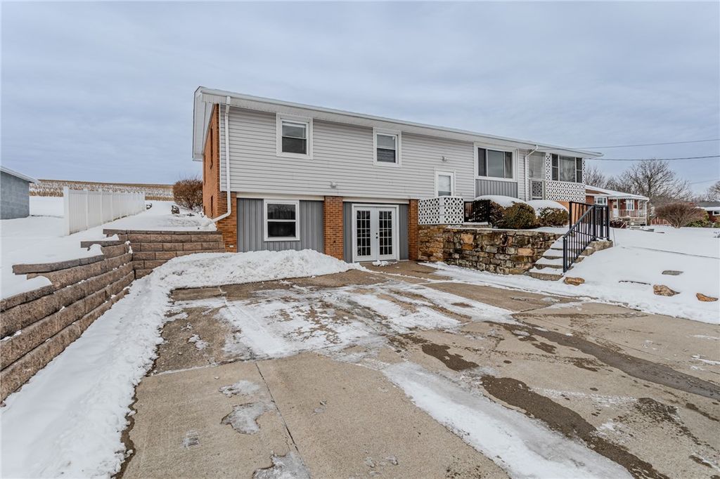 1155 University Dr, Dunbar Twp, PA 15431