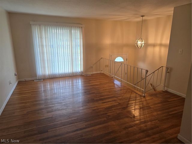 23580 Comstock Road, Bedford Heights, OH 44146
