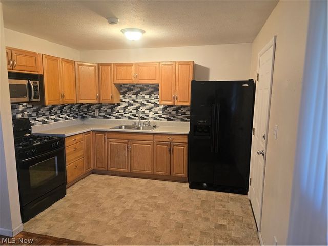 23580 Comstock Road, Bedford Heights, OH 44146