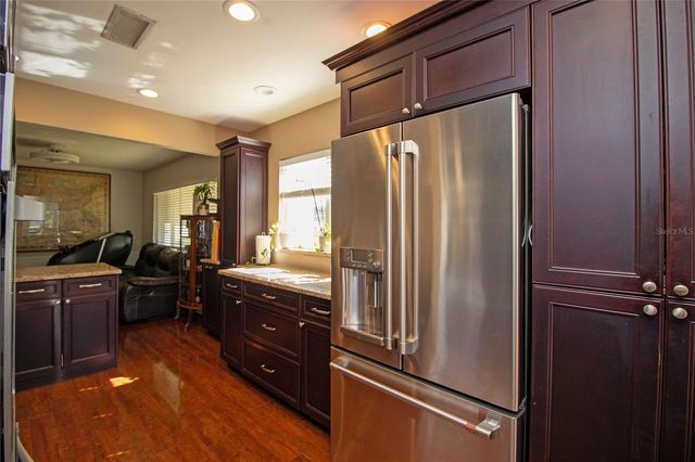 5335 8TH AVENUE N, St Petersburg, FL 33710