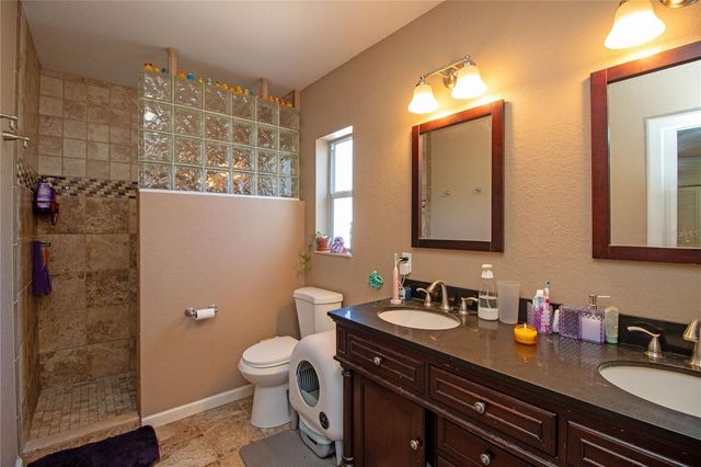 5335 8TH AVENUE N, St Petersburg, FL 33710