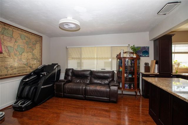 5335 8TH AVENUE N, St Petersburg, FL 33710