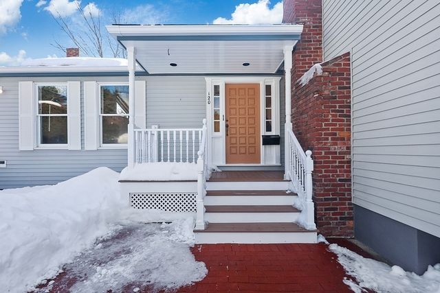 120 Beach St, Foxboro, MA 02035