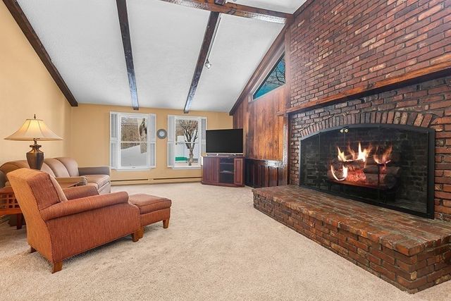 120 Beach St, Foxboro, MA 02035