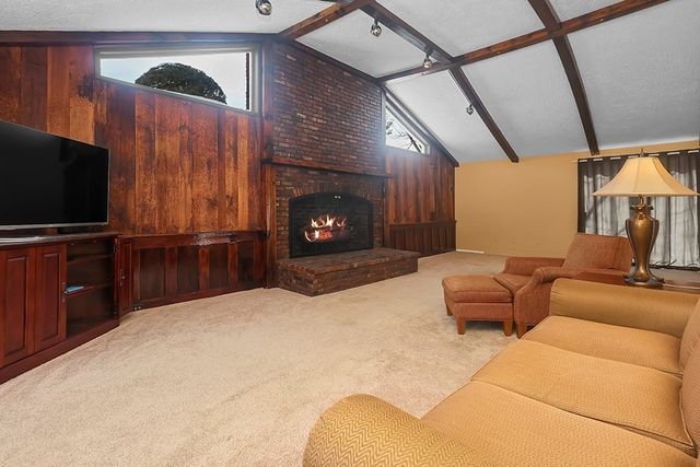 120 Beach St, Foxboro, MA 02035