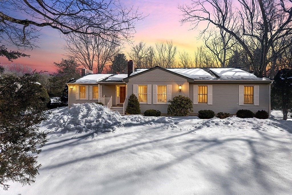 120 Beach St, Foxboro, MA 02035