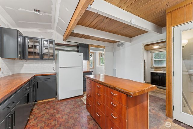 9512 210th Avenue E, Bonney Lake, WA 98391