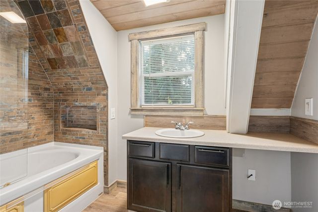 9512 210th Avenue E, Bonney Lake, WA 98391