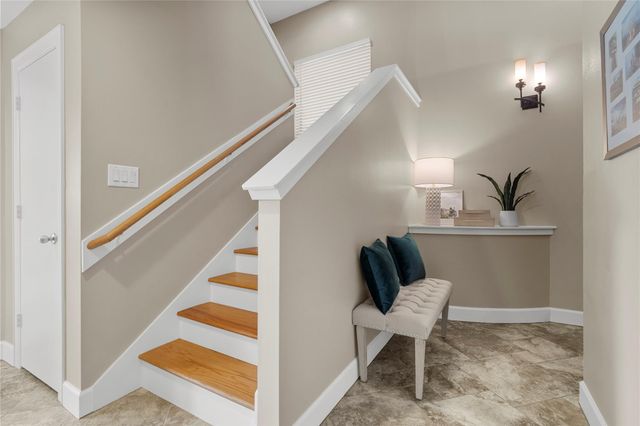 650 Westcross Street 12, Houston, TX 77018