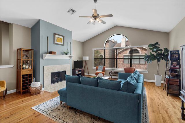 650 Westcross Street 12, Houston, TX 77018