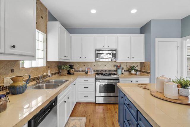 650 Westcross Street 12, Houston, TX 77018