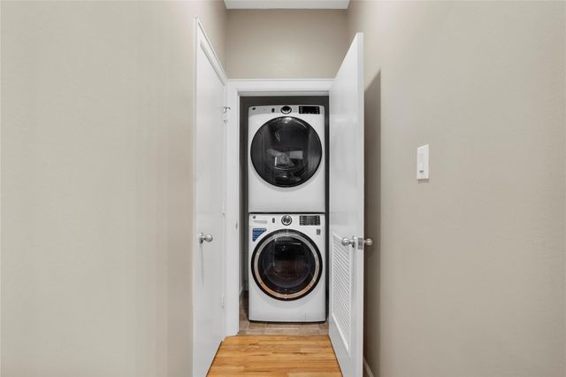 650 Westcross Street 12, Houston, TX 77018