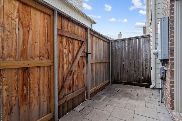 650 Westcross Street 12, Houston, TX 77018