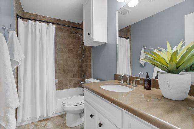 650 Westcross Street 12, Houston, TX 77018