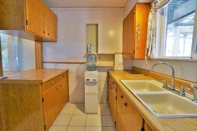 2307 N Valeria Street, Fresno, CA 93703