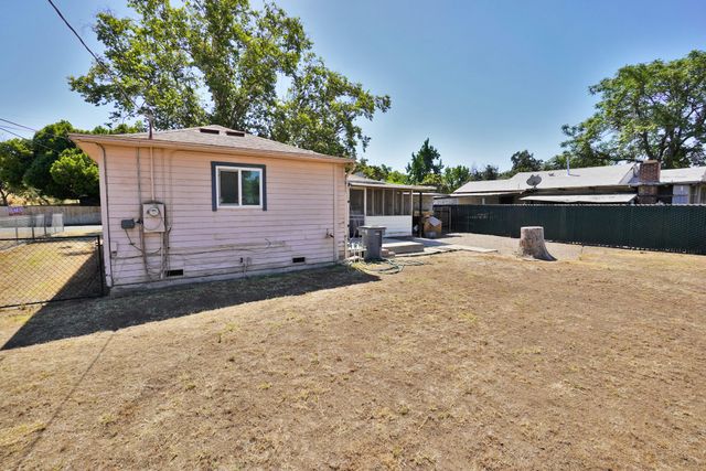 2307 N Valeria Street, Fresno, CA 93703