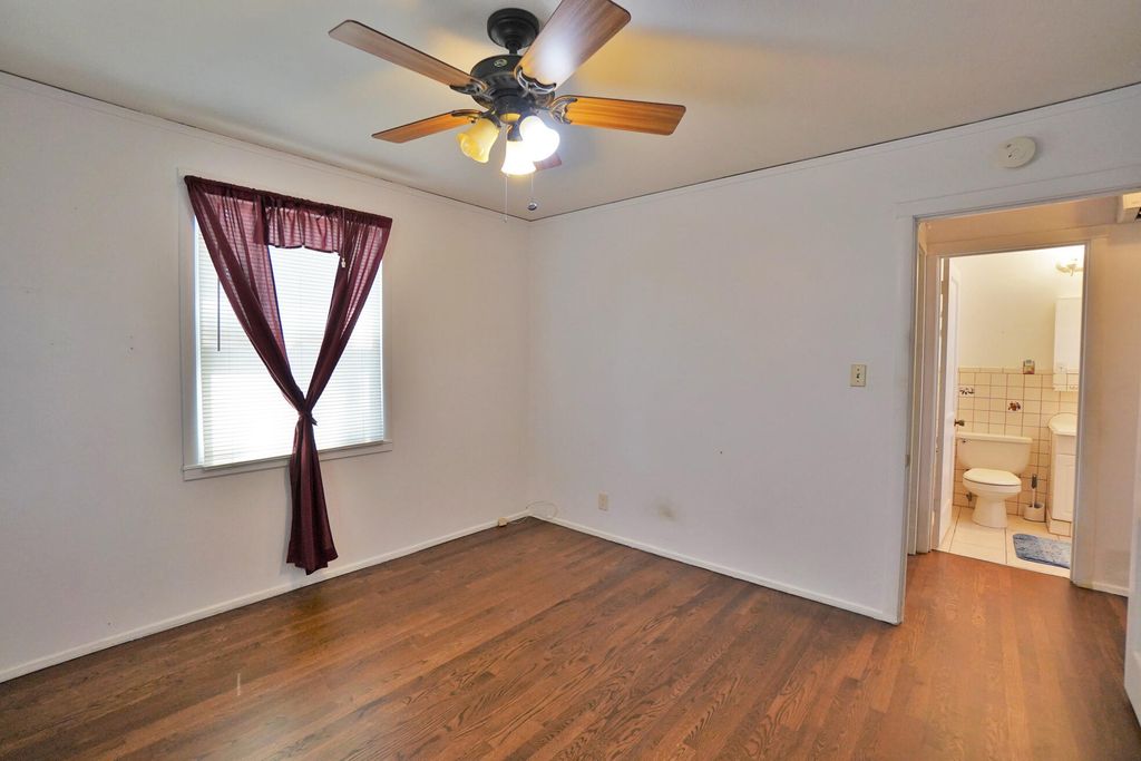 Image 21 of property listing at 2307 N Valeria Street, Fresno, CA 93703