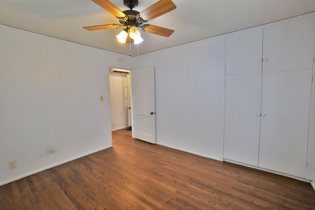 Image 22 of property listing at 2307 N Valeria Street, Fresno, CA 93703