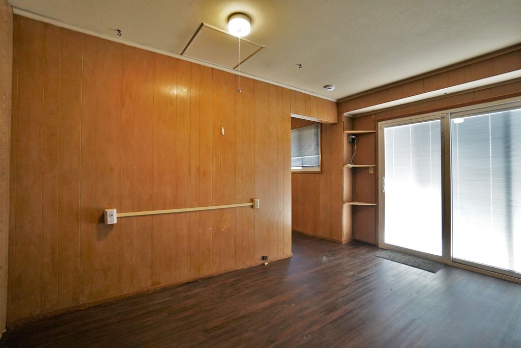 Image 29 of property listing at 2307 N Valeria Street, Fresno, CA 93703
