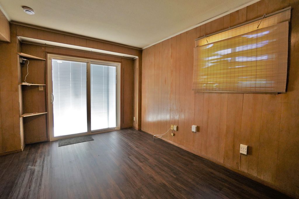 Image 30 of property listing at 2307 N Valeria Street, Fresno, CA 93703