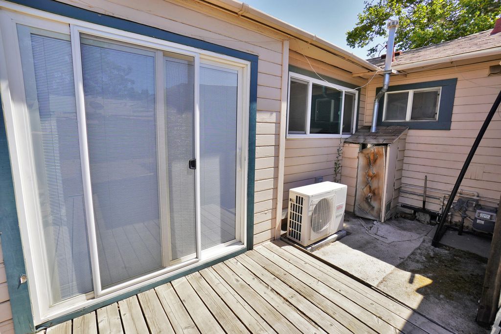 Image 42 of property listing at 2307 N Valeria Street, Fresno, CA 93703