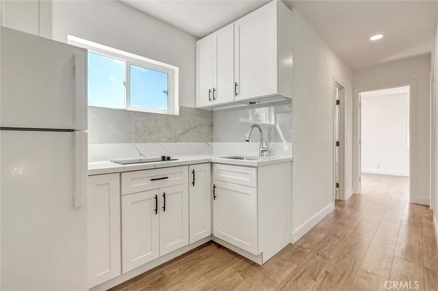 19549 Schoolcraft, Reseda, CA 91335