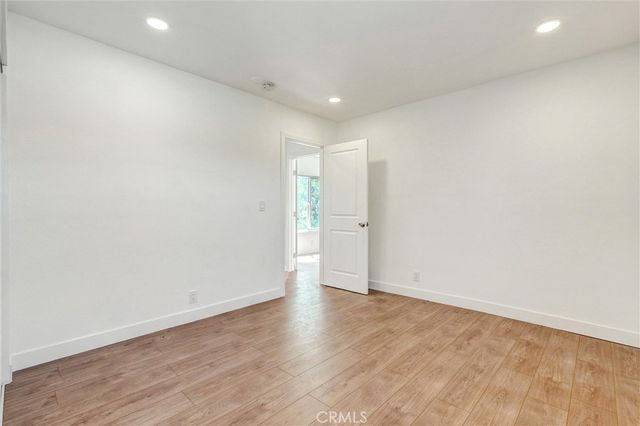19549 Schoolcraft, Reseda, CA 91335