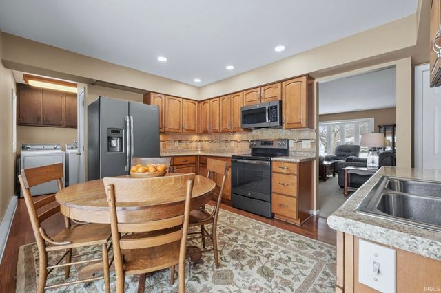 107 Mcintyre Drive, Auburn, IN 46706