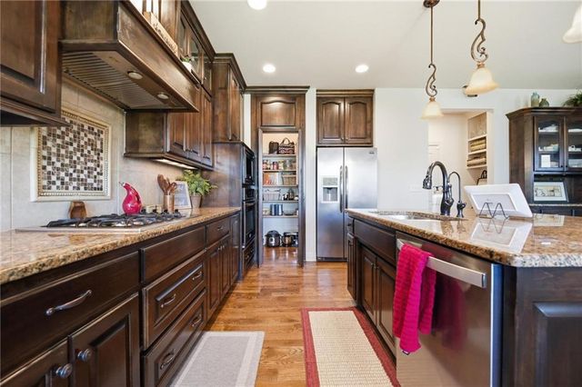 9314 W 163RD Terrace, Overland Park, KS 66085
