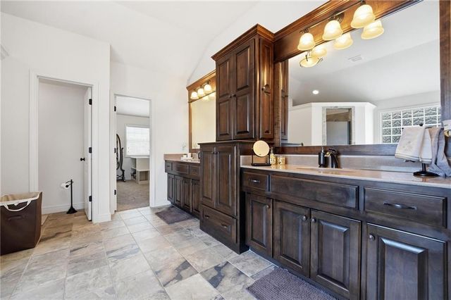 9314 W 163RD Terrace, Overland Park, KS 66085