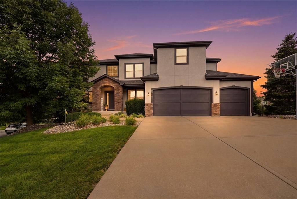 9314 W 163RD Terrace, Overland Park, KS 66085