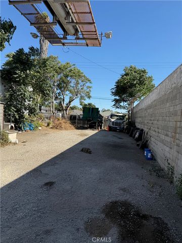 1122 E Firestone, Los Angeles, CA 90001
