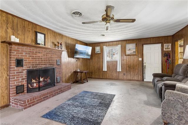 2824 Country Club DR, Suffolk, VA 23435