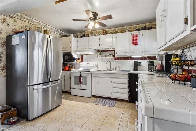 2824 Country Club DR, Suffolk, VA 23435