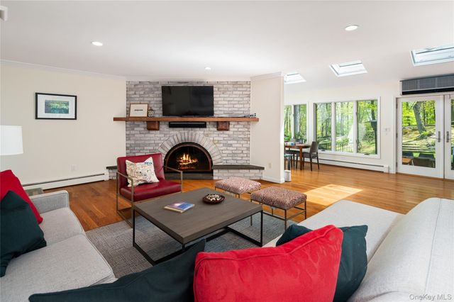 16 Carolyn Place, Armonk, NY 10504