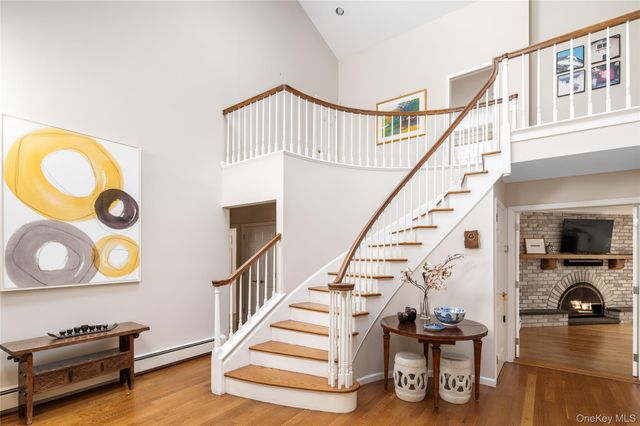 16 Carolyn Place, Armonk, NY 10504